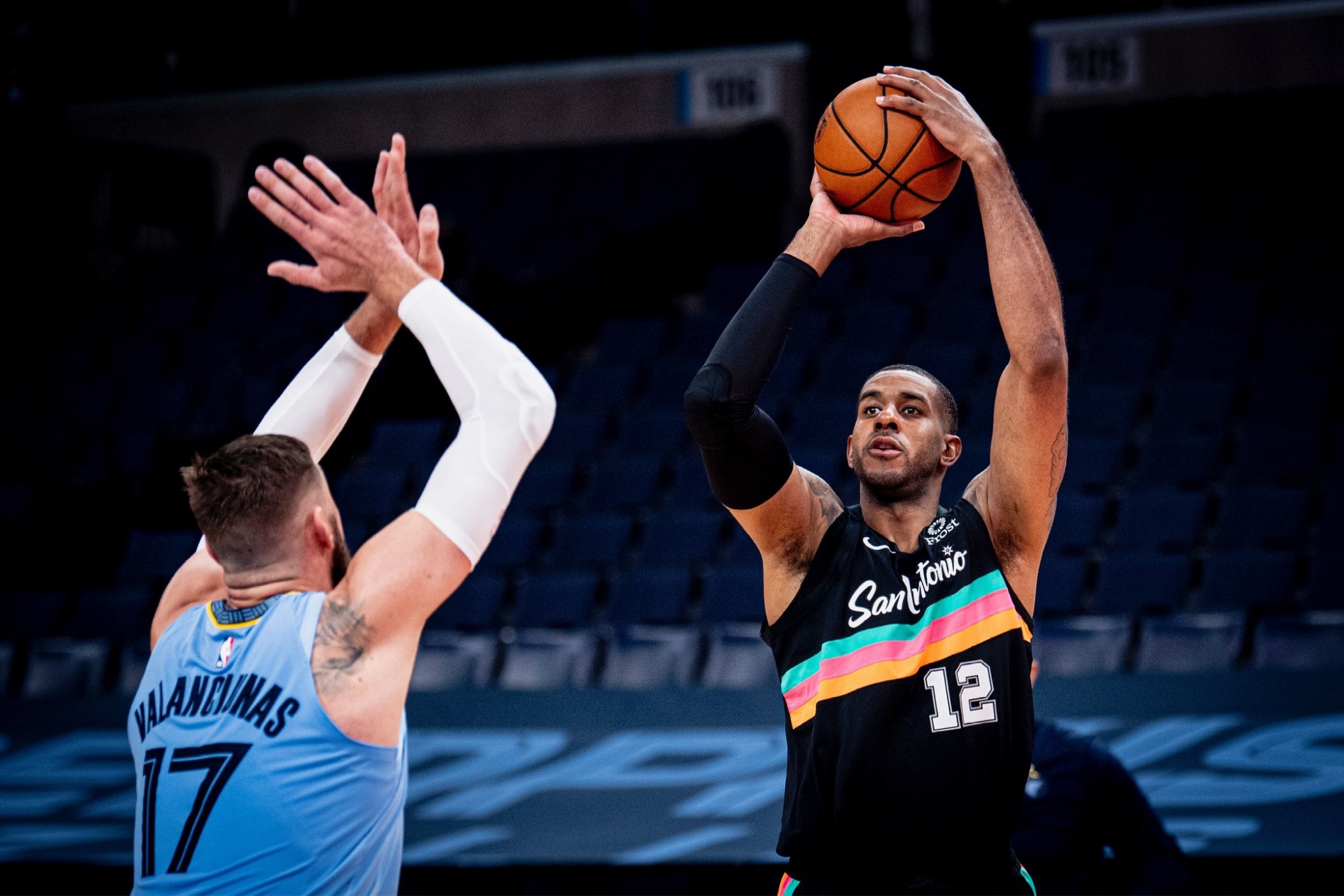 占据更高的 占据更高的