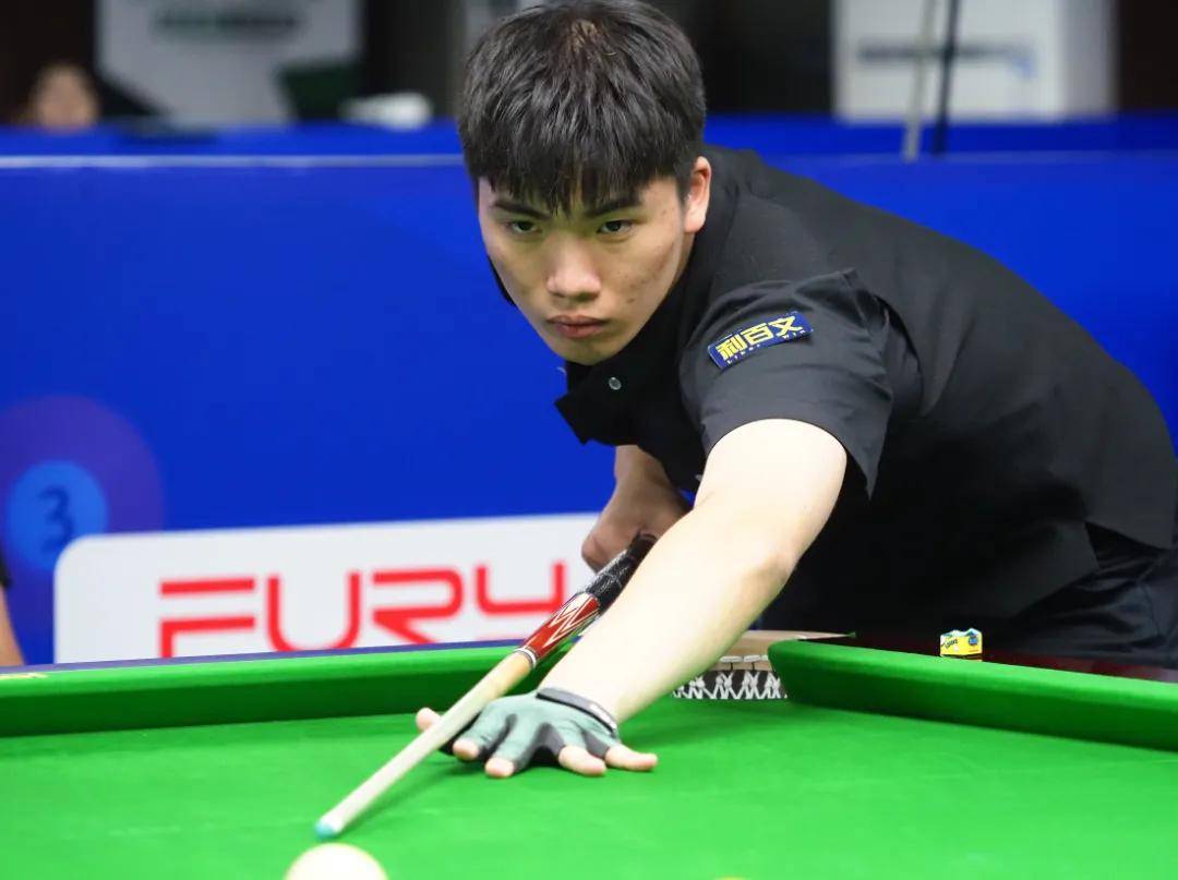 场上展现卓 场上展现卓