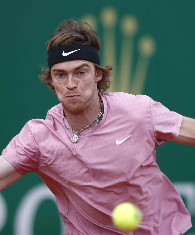 的进攻态势 的进攻态势